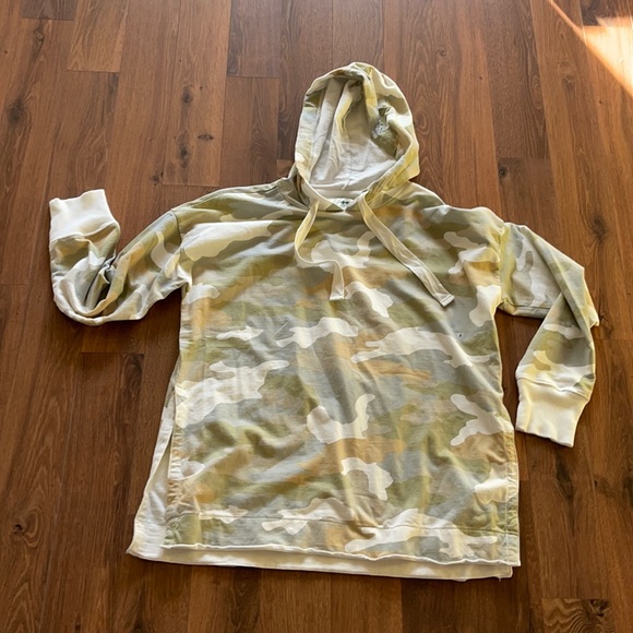 Aerie Sunwashed Desert Hoodie in Camo SHIPS SAME DAY - Picture 2 of 6